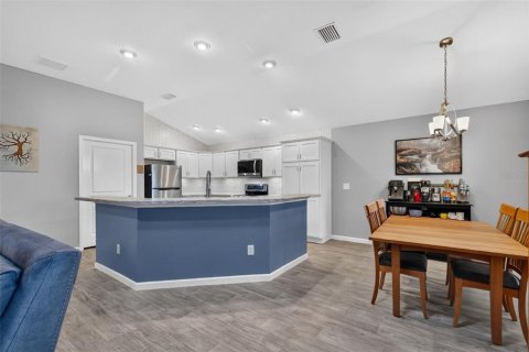 Casa en venta en Oxford, Florida, 4 dormitorios, 183.76 m2 № 2220398 - foto 11