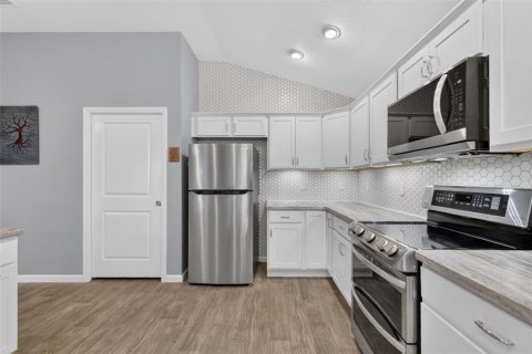 Casa en venta en Oxford, Florida, 4 dormitorios, 183.76 m2 № 2220398 - foto 15