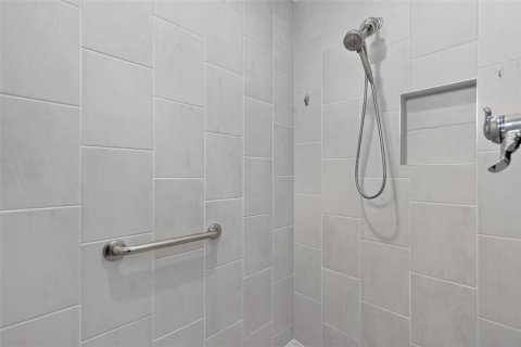 Casa en venta en Oxford, Florida, 4 dormitorios, 183.76 m2 № 2220398 - foto 29