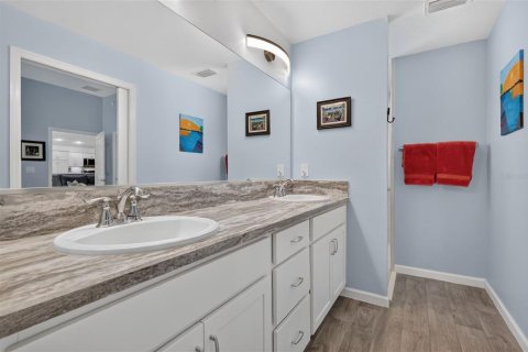 Casa en venta en Oxford, Florida, 4 dormitorios, 183.76 m2 № 2220398 - foto 26