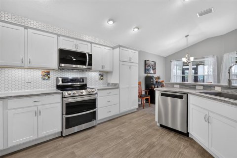 Casa en venta en Oxford, Florida, 4 dormitorios, 183.76 m2 № 2220398 - foto 7