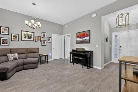 Casa en venta en Oxford, Florida, 4 dormitorios, 183.76 m2 № 2220398 - foto 22