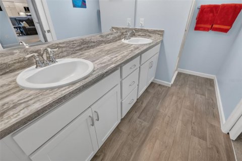 Casa en venta en Oxford, Florida, 4 dormitorios, 183.76 m2 № 2220398 - foto 27