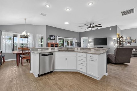 Casa en venta en Oxford, Florida, 4 dormitorios, 183.76 m2 № 2220398 - foto 10