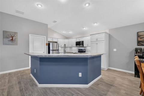 Casa en venta en Oxford, Florida, 4 dormitorios, 183.76 m2 № 2220398 - foto 13