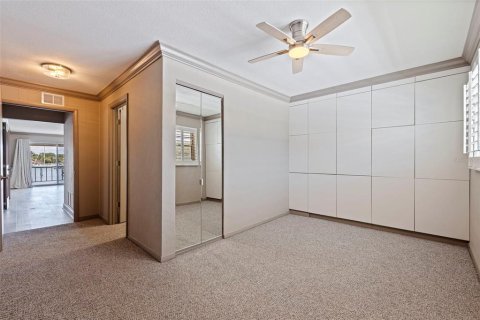 Condo in Saint Petersburg, Florida, 3 bedrooms № 2201666 - photo 30