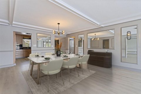 Condo in Saint Petersburg, Florida, 3 bedrooms № 2201666 - photo 12