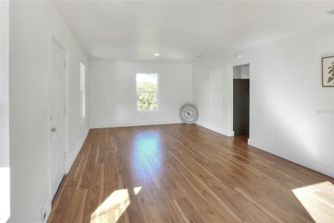 House in Plant City, Florida 3 bedrooms, 118.17 sq.m. № 1563485 - photo 4