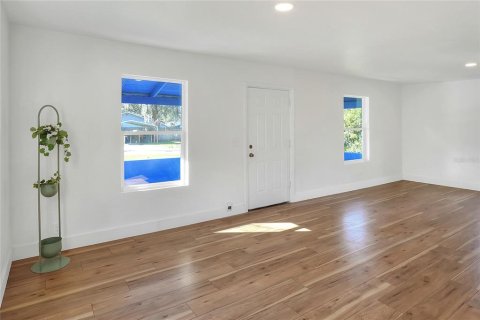 House in Plant City, Florida 3 bedrooms, 118.17 sq.m. № 1563485 - photo 3