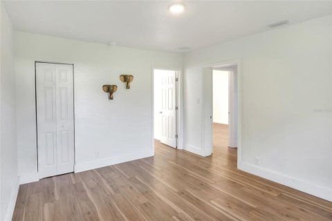 House in Plant City, Florida 3 bedrooms, 118.17 sq.m. № 1563485 - photo 13