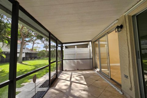 Townhouse in Margate, Florida 3 bedrooms, 162.58 sq.m. № 2262985 - photo 8