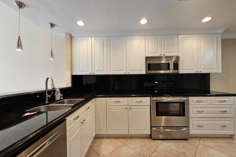 Townhouse in Margate, Florida 3 bedrooms, 162.58 sq.m. № 2262985 - photo 3