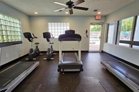 Townhouse in Margate, Florida 3 bedrooms, 162.58 sq.m. № 2262985 - photo 24