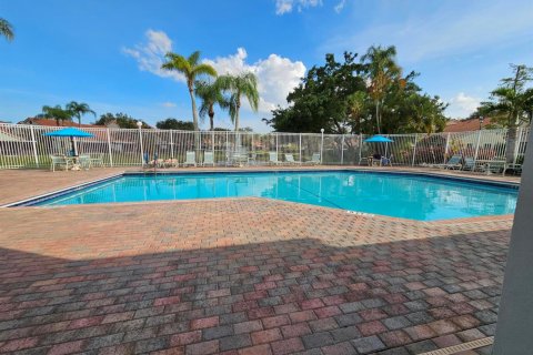 Townhouse in Margate, Florida 3 bedrooms, 162.58 sq.m. № 2262985 - photo 26