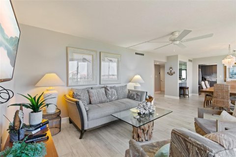 Condo in Sarasota, Florida, 2 bedrooms № 2223143 - photo 12