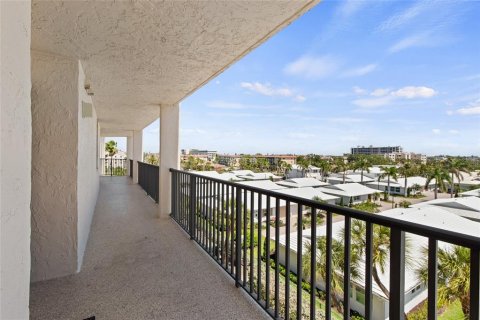 Condo in Sarasota, Florida, 2 bedrooms № 2223143 - photo 5
