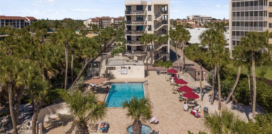 Condo in Sarasota, Florida, 2 bedrooms № 2223143
