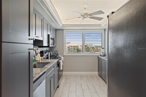 Condo in Sarasota, Florida, 2 bedrooms № 2223143 - photo 21