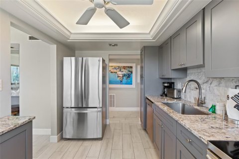 Condo in Sarasota, Florida, 2 bedrooms № 2223143 - photo 24