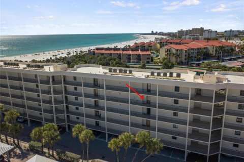 Condo in Sarasota, Florida, 2 bedrooms № 2223143 - photo 3