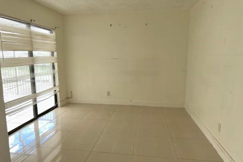 Condo in Miramar, Florida, 2 bedrooms  № 1924206 - photo 12