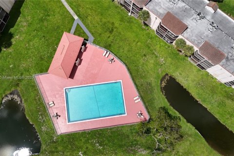 Condo in Miramar, Florida, 2 bedrooms  № 1924206 - photo 27