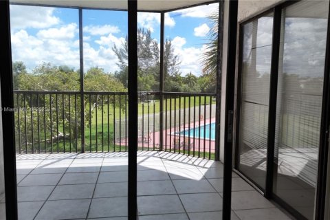 Condo in Miramar, Florida, 2 bedrooms  № 1924206 - photo 25
