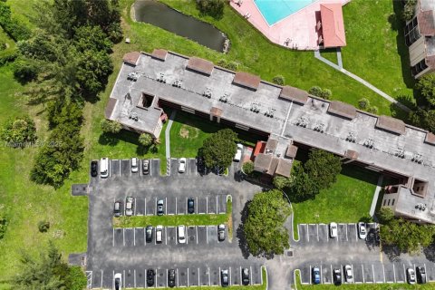 Condo in Miramar, Florida, 2 bedrooms  № 1924206 - photo 3
