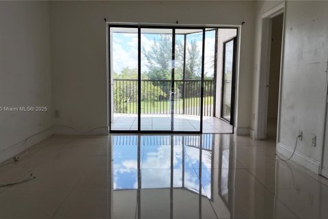 Condo in Miramar, Florida, 2 bedrooms  № 1924206 - photo 10