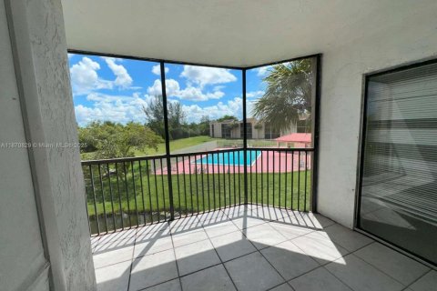 Condo in Miramar, Florida, 2 bedrooms  № 1924206 - photo 8