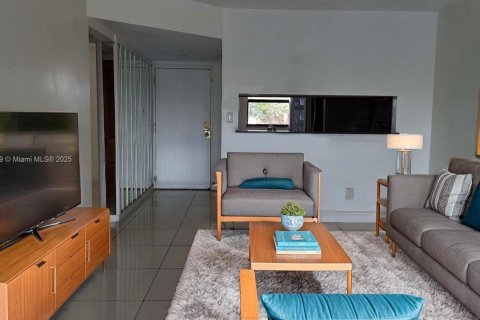 Condo in Miramar, Florida, 2 bedrooms  № 1924206 - photo 5