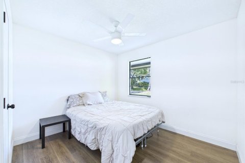 House in Edgewater, Florida 3 bedrooms, 130.99 sq.m. № 1803207 - photo 17