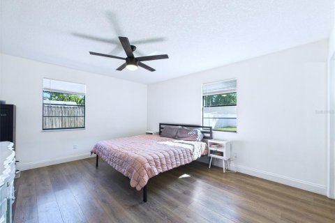 House in Edgewater, Florida 3 bedrooms, 130.99 sq.m. № 1803207 - photo 14