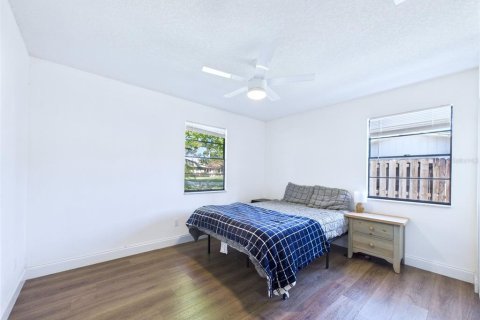 House in Edgewater, Florida 3 bedrooms, 130.99 sq.m. № 1803207 - photo 16