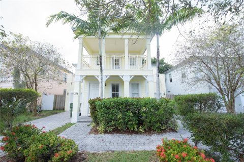 Villa ou maison à louer à Homestead, Floride: 4 chambres, 261.8 m2 № 1950487 - photo 2