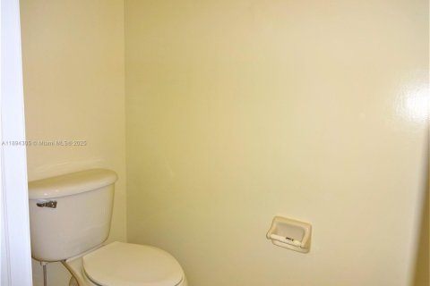 Villa ou maison à louer à Homestead, Floride: 4 chambres, 261.8 m2 № 1950487 - photo 19