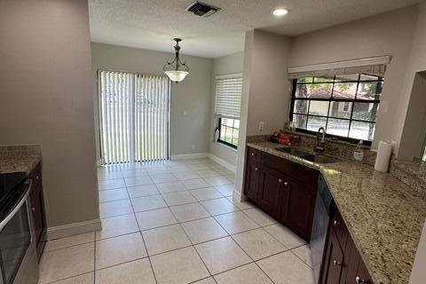 Touwnhouse à louer à Plantation, Floride: 3 chambres, 137.68 m2 № 2249341 - photo 12