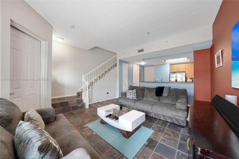 Copropriété à vendre à Wilton Manors, Floride: 2 chambres, 117.15 m2 № 1739083 - photo 12