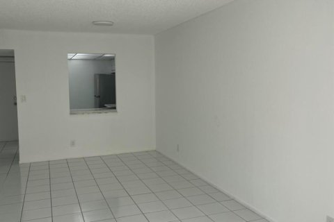 Copropriété à vendre à Hallandale Beach, Floride: 1 chambre, 76.18 m2 № 2083565 - photo 7