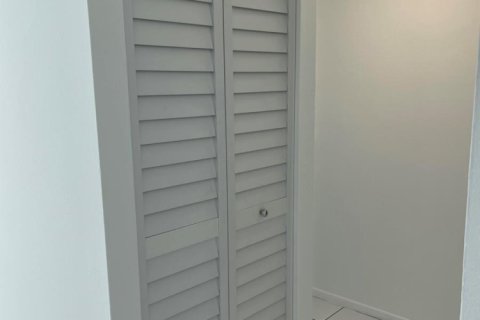 Copropriété à vendre à Hallandale Beach, Floride: 1 chambre, 76.18 m2 № 2083565 - photo 19