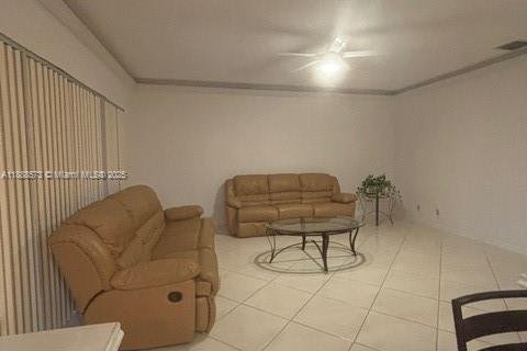 House in Boca Raton, Florida 4 bedrooms, 212.56 sq.m. № 1946489 - photo 9