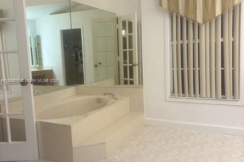 House in Boca Raton, Florida 4 bedrooms, 212.56 sq.m. № 1946489 - photo 17