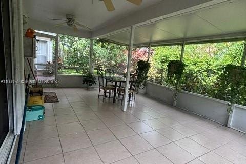 House in Boca Raton, Florida 4 bedrooms, 212.56 sq.m. № 1946489 - photo 24