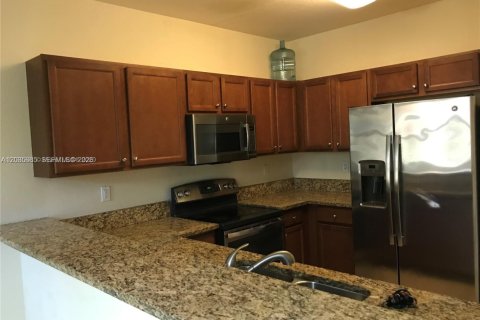 Apartment in Doral, Florida 2 bedrooms, 111.95 sq.m. № 2086899 - photo 2