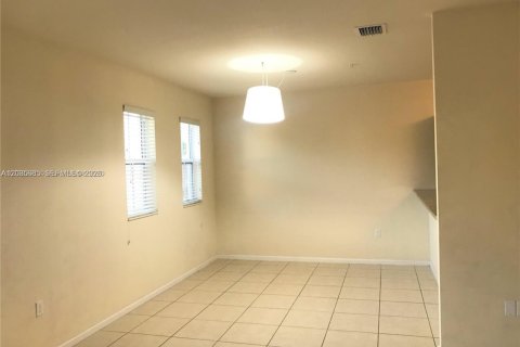 Apartment in Doral, Florida 2 bedrooms, 111.95 sq.m. № 2086899 - photo 4