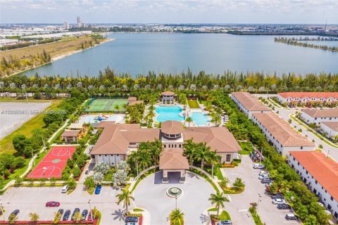 Apartment in Doral, Florida 2 bedrooms, 111.95 sq.m. № 2086899 - photo 13