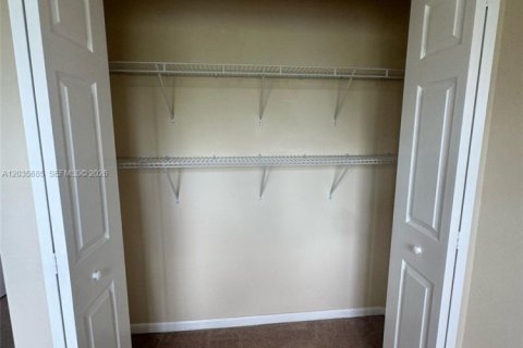Apartment in Doral, Florida 2 bedrooms, 111.95 sq.m. № 2086899 - photo 11