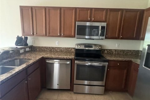 Apartment in Doral, Florida 2 bedrooms, 111.95 sq.m. № 2086899 - photo 3