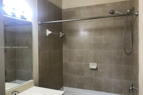 Apartment in Doral, Florida 2 bedrooms, 111.95 sq.m. № 2086899 - photo 9