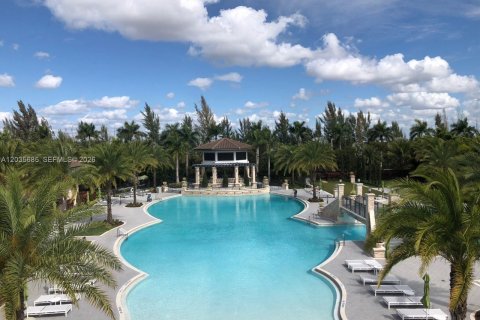 Apartment in Doral, Florida 2 bedrooms, 111.95 sq.m. № 2086899 - photo 18